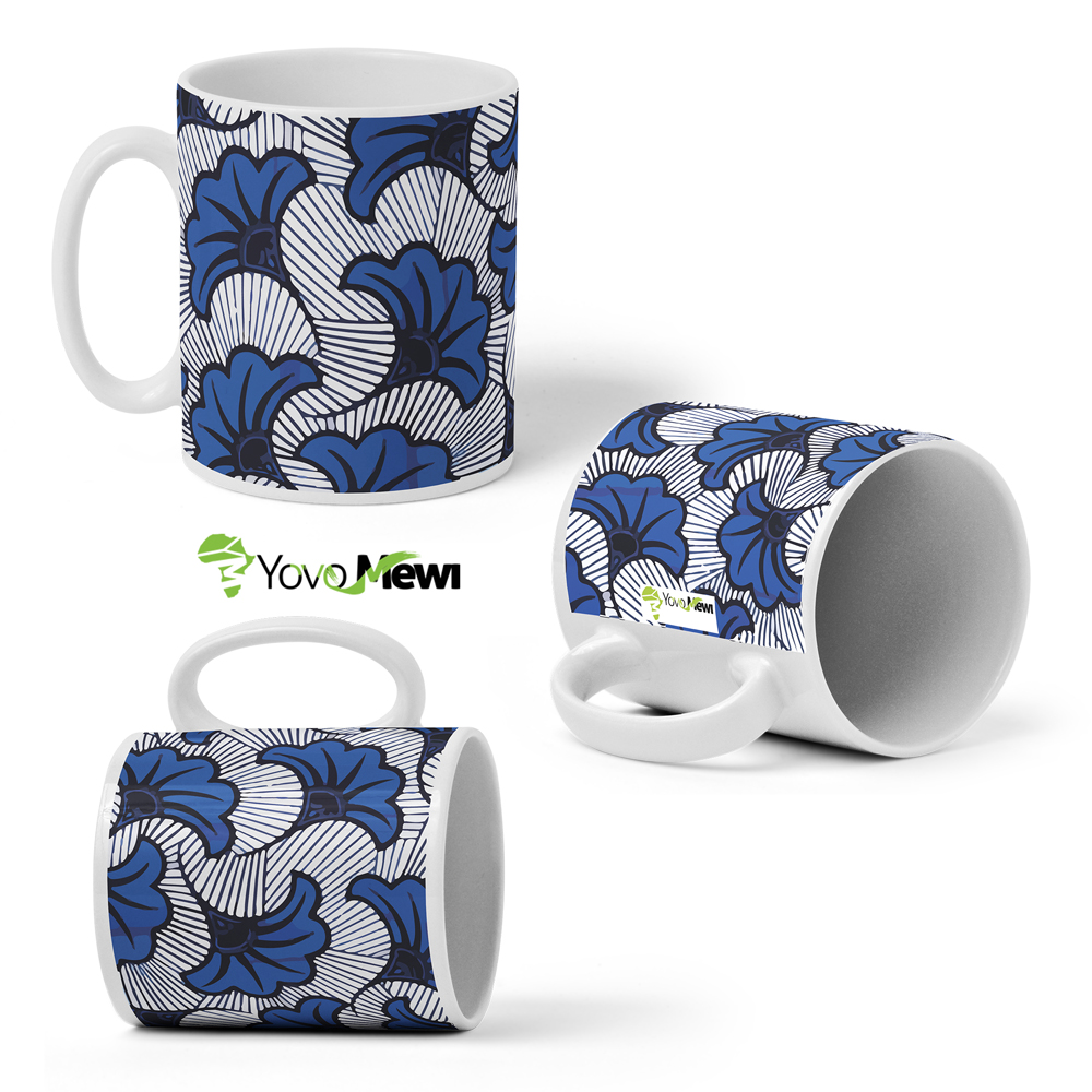 Mug Fleurs de mariage tissu wax bleu blanc, tasses céramique à café personnalisées