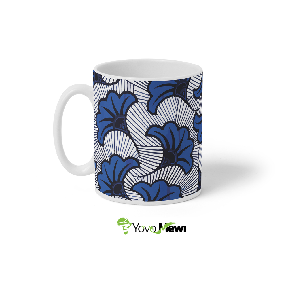 Mug Fleurs de mariage tissu wax bleu blanc, tasses céramique à café personnalisées