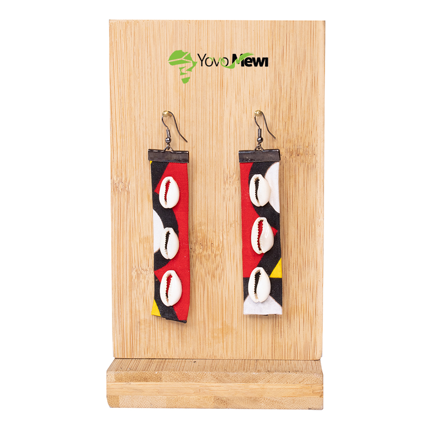 Boucles d'oreilles en tissu wax samakaka marron noir rouge jaune , forme Rectangle et cauris , n.93