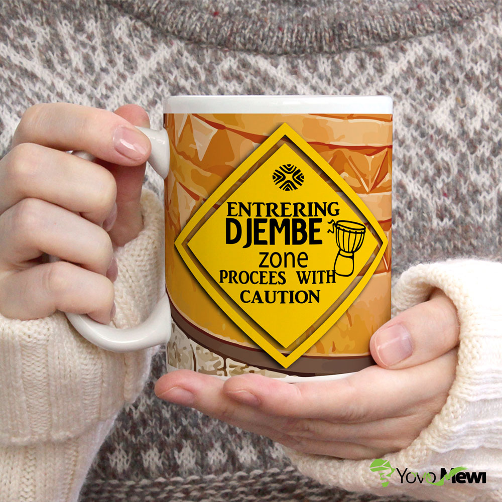 Mug djembé, Céramique djembé ,djembefola , pied de djembé,  couleur bois jaune