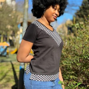 Tee-shirt  en tissu wax plastron, colle rond, tissu wax blanc noir rouge